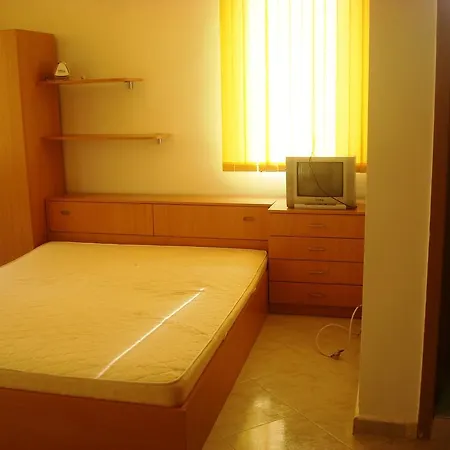 Bravo 5 Apartment